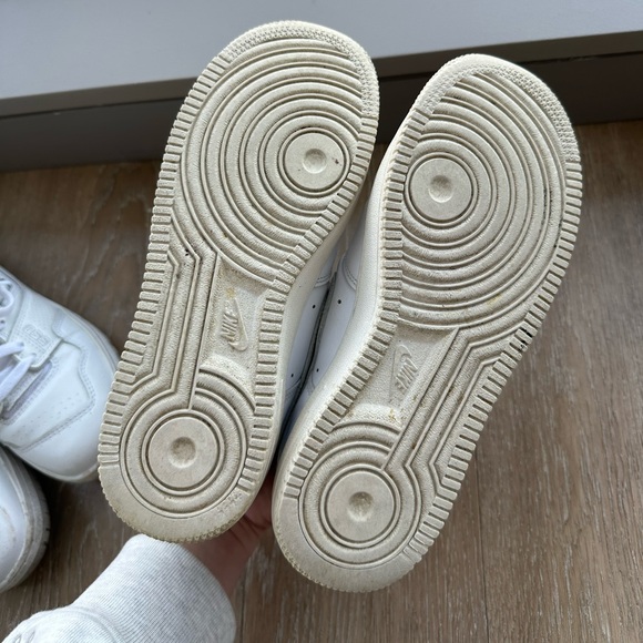 White Nike Air Force 1 (Women’s 7) - Picture 4 of 5